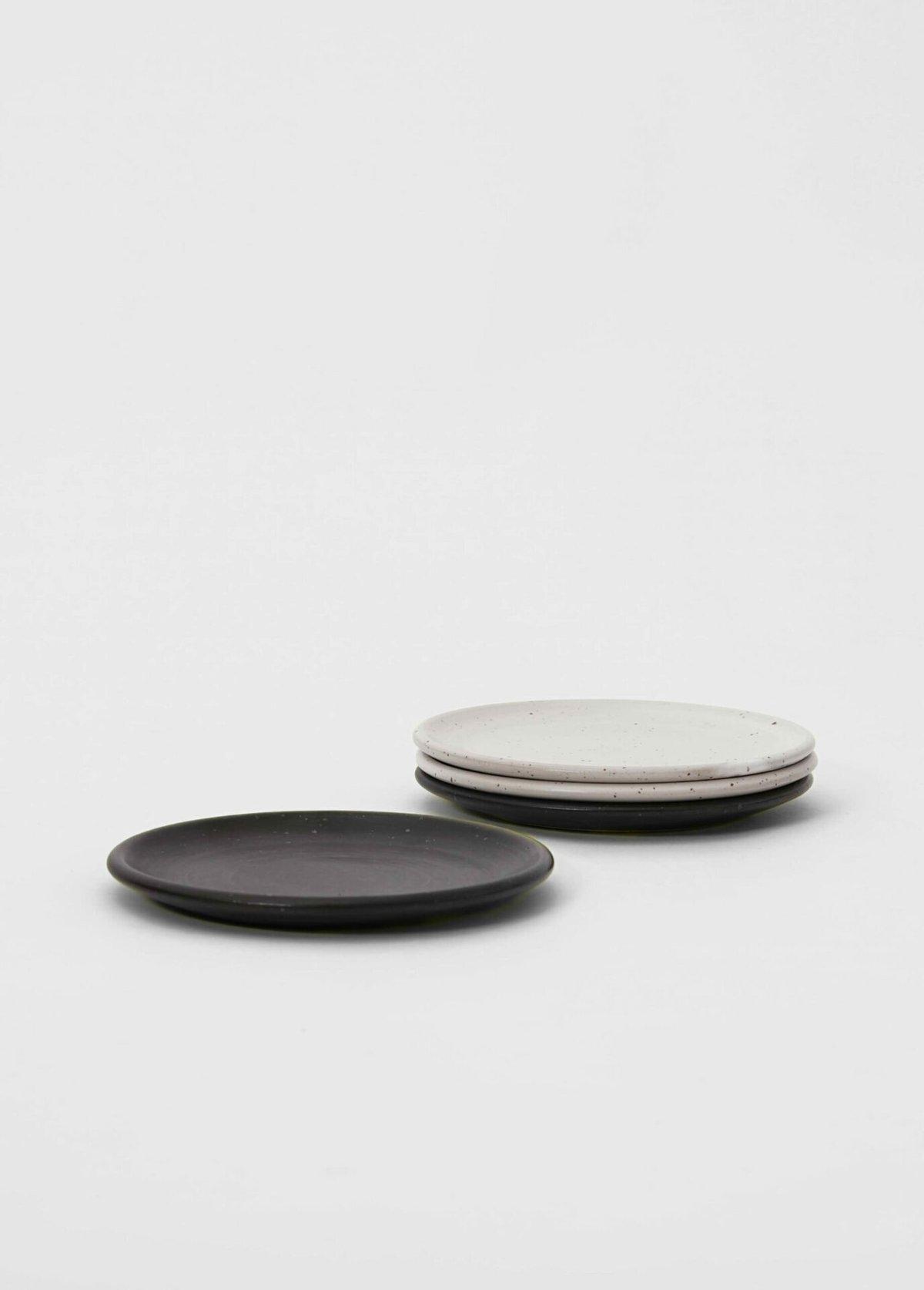 Stoneware Plate Set 22cm - 4 Pieces