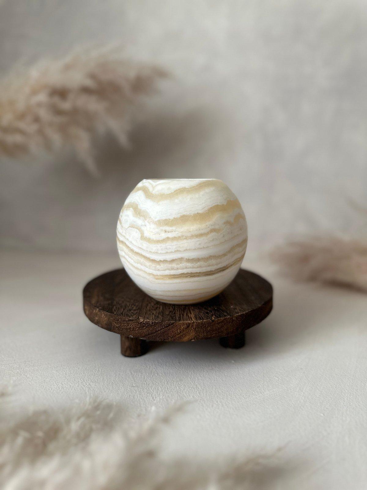 Alabaster | Nura
