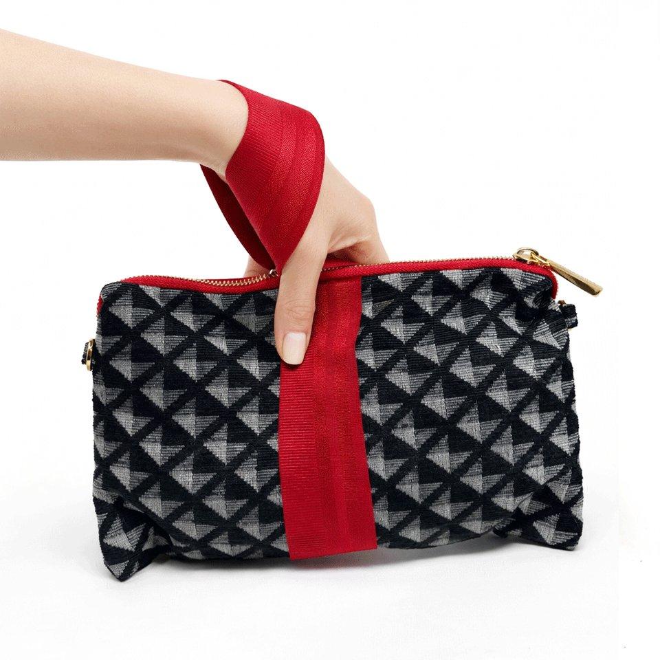 Layoyo K Small Black Pochette