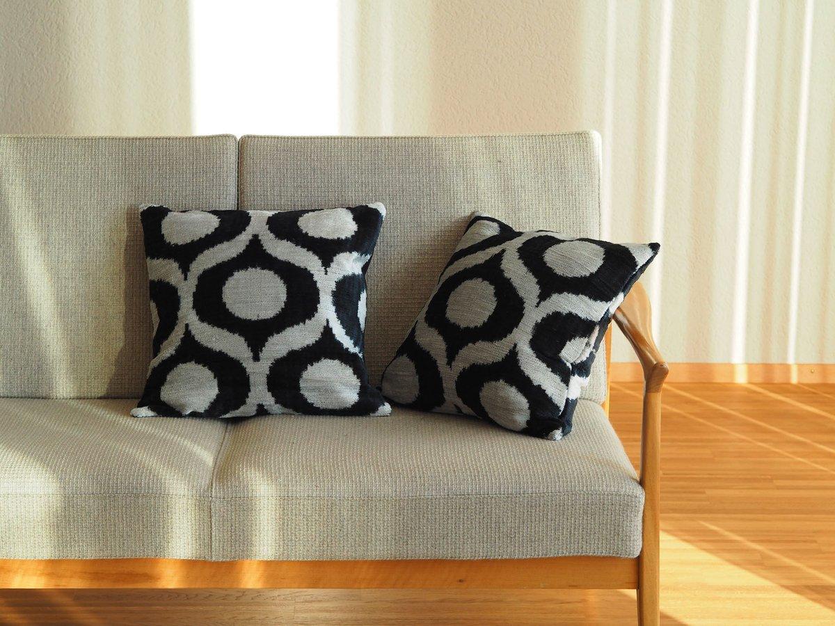 Makhram Silk Velvet Cushion Cover