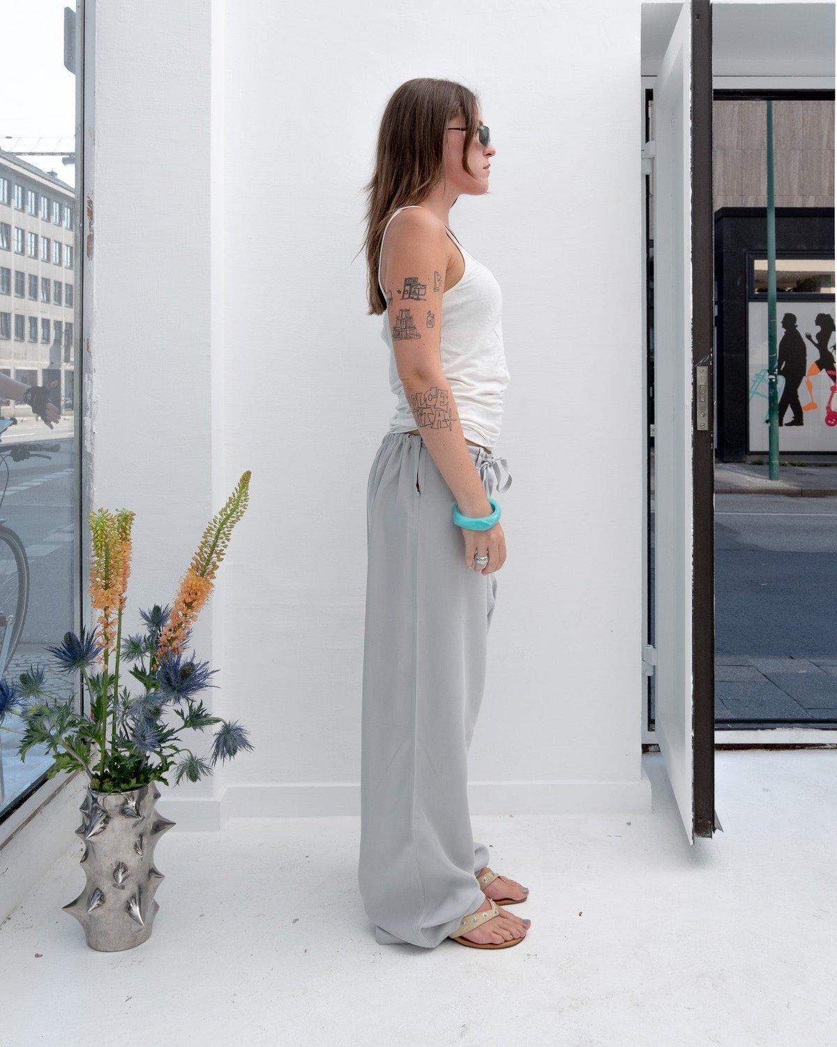 JOU Cut Off White Pants